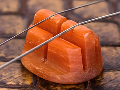 Professional Erhu Bridge – Aged Pine Knot Wood, Enhanced Vibration & Volume for Performances and Exams