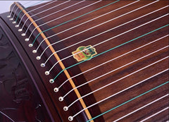 Dunhuang Guzheng 9DH995F70 Harmonious Lotus - Spring Rain Embellishment