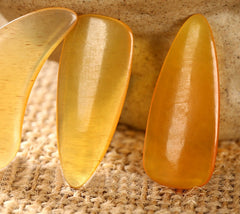 Tongyin Grooved Double-Arc Ox Horn Finger Picks for Guzheng – Professional Grade, Hand-Polished