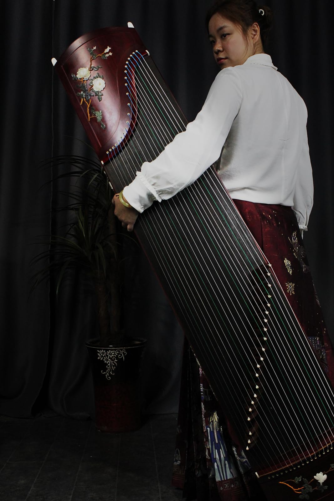 Professional Rosewood Guzheng (163cm) - Handcrafted with Intricate Thousand-Character Carvings, Suitable for All Skill Levels, Includes