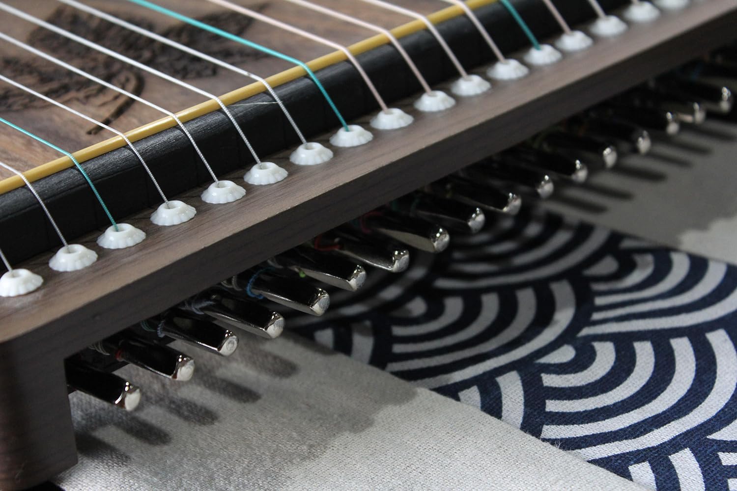 Mini Guzheng Finger Trainer with Complete Accessories Kit and Backpack, Ideal for Professionals, Adults, Beginners, and Children with 21 Strings
