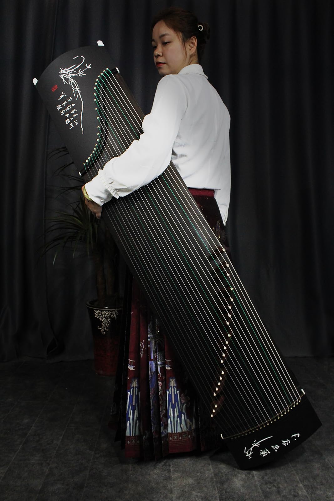 Professional Black Rosewood Guzheng (163cm) - Handcrafted with Yellow Sandalwood Inlay Carvings, Suitable for All Skill Levels